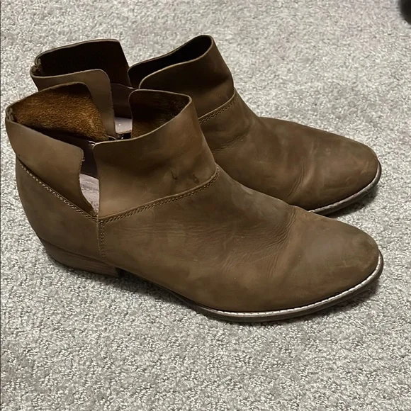 Seychelles Brown Ankle Boots - Picture 2 of 8